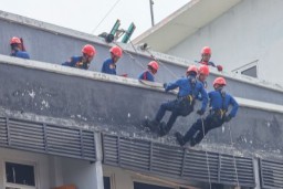 Dinas Pemadam Kebakaran dan Penyelamatan Surabaya Tangani 1077 Kejadian Evakuasi