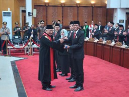 Adi Sutarwijono: Jangan Segan dan Enggan Berkonunikasi Dengan Pimpinan DPRD Kota Surabaya