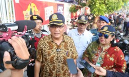 Amankan 2 Jukir Liar, Dishub Surabaya Gembok Puluhan Motor di Depan Grand City Mall