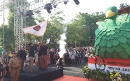 Kemeriahan Puncak Kirab Maskot Pilkada Serentak 2024 KPU Provinsi Jawa Timur