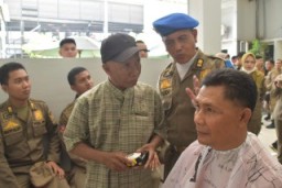 Kini Rumah Padat Karya Pangkas Rambut S34 ada di Gedung Satpol PP Surabaya, Harga Rp10 Ribu saja!