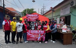 PSI Surabaya Bantu Korban Kebakaran Warga Kemayoran Baru