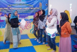 Pemkot Surabaya beri Pembekalan Kesehatan Mental Remaja bagi Orang Tua di RAP, hingga Terima Bantuan