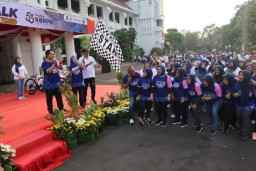 Pemkot Surabaya Gelar Fun Walk Peringatan HUT ke- 53 KORPRI, PJs Wali Kota Ajak Tingkatkan Layanan