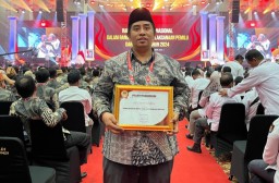KPU Kota Surabaya Raih Dua Penghargaan Nasional di Konsolnas 2024