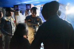 Satpol PP Surabaya Tertibkan Warkop Dibawah Jembatan Suramadu, Amankan 16 Muda-Mudi Pesta Miras