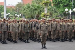 Satpol PP Surabaya Kerahkan 750 Personel, Jaga Keamanan Malam Pergantian Tahun 2024/2025
