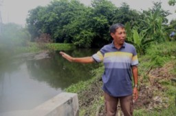 Langganan Banjir, Warga Gunung Anyar Minta BBWS Brantas Plengseng Sungai Avur