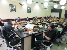 Rapat Dengar Pendapat Pansus DPRD Surabaya Bahas Pengalihan Fungsi Aset PD Pasar Surya