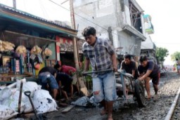 Wali Kota Eri Dorong "Surabaya Bergerak" Jadi Pemicu Gerakan Peduli Lingkungan hingga Kemanusiaan