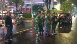 Danramil 0830/04 Bubutan Pantau Keamanan Malam Tahun Baru di Surabaya