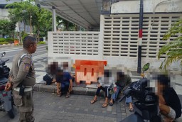Saling Ejek saat Live TikTok Berujung Perkelahian, Satpol PP Surabaya Amankan Enam Remaja