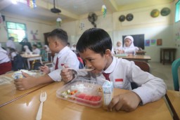 Pemkot dan DPRD Surabaya Siapkan Anggaran Rp1 Triliun Dukung Program Makan Bergizi Gratis