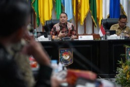 Wali Kota Eri Cahyadi Bahas Efektivitas dan Efisiensi Bekerja hingga Proposal Visi-Misi di Forum Bakti APEKSI