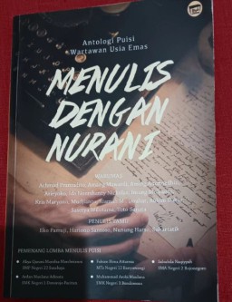 WARUMAS LUNCURKAN BUKU ANTOLOGI PUISI “MENULIS DENGAN NURANI