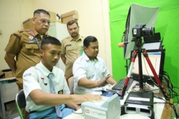 Dispendukcapil Surabaya Sasar Kampus hingga SMA Sederajat