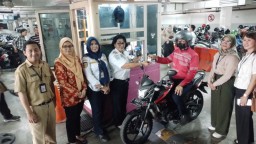 Dishub Surabaya Siapkan Shuttle Bus dan Tambah Kapasitas Parkir di Kebun Binatang Surabaya (KBS) untuk Libur Lebaran