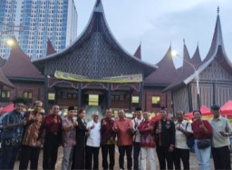 Pembukaan Festival Bazar Ramadhan Nusantara FPK Jatim dan Gebu Minang Jatim, Meriah