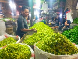 Pasokan Bahan Pokok di Pasar Keputran Utara Surabaya Aman