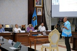 Adu Visi-Misi Lelang Jabatan Pemkot Surabaya Dimulai, Wali Kota Eri Cahyadi Tekankan Transparansi