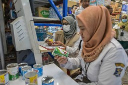 Sidak Bapokting, Pemkot Surabaya Temukan Minyak Kita Tak Sesuai Takaran