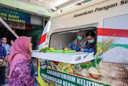 DKPP Surabaya dan NFA Uji Keamanan Pangan di Pasar Genteng Baru