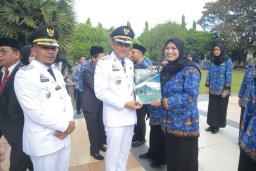 Peringati Hari Otonomi Daerah ke-29, Pemkab Jeneponto Serahkan SK Pengangkatan CPNS Formasi Tahun 2024