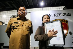 Pemkot Surabaya Turun Tangan Dampingi Eks Karyawan Lapor Dugaan Penahanan Ijazah