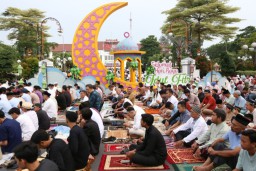 Idulfitri di Balai Kota Surabaya, Wali Kota Eri Cahyadi: Tentang Kejujuran dan Persatuan