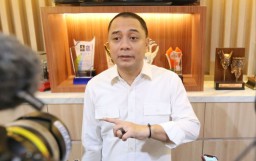 Kasus Dugaan Penahanan Ijazah, Wali Kota Eri Cahyadi Dampingi Karyawan Lapor ke Polisi
