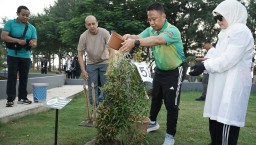 Peduli Terhadap Lingkungan, Anggota APEKSI Tanam 98 Pohon di Taman Suroboyo