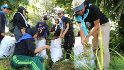 Pemkot Surabaya Bersama PDAM dan Potas Bersihkan Sungai Kalimas