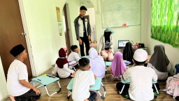 Peduli Pendidikan Inklusif: Liga Mahasiswa Malaysia Bantu Sanggar Belajar yang Diasuh Aktivis Mahasiswa Indonesia