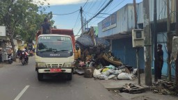 Jangan Ragu Melapor! DLH Surabaya Siap Respons Cepat Tumpukan Sampah