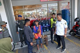 Dishub Kota Surabaya Gencarkan Penertiban Parkir Liar di Toko Modern