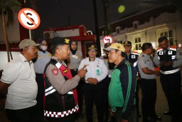 Tempat Usaha Harus Miliki Jukir, Wali Kota Eri Cahyadi: Kalau tidak mau ikut aturan itu, jangan buka usaha di Surabaya