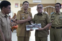 Bupati Jeneponto Serahkan SPPT PBB-P2 dan DHKP Tahun 2025
