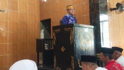 Safari Jumat Keempat Bupati Jeneponto Disambut Antusias Warga Pantai Bahari