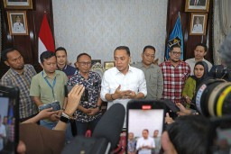 UMKM Bisa Jualan Gratis di Area Parkir Toko Modern, Pemkot Surabaya Siap Tanggung Biaya Listrik-Air