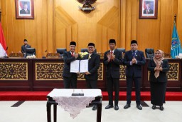 Pemkot Surabaya dan DPRD Setujui Raperda Pertanggungjawaban APBD 2024