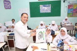 MK Putuskan SD-SMP Wajib Gratis, Wali Kota Eri Cahyadi Tunggu Juknis Pusat