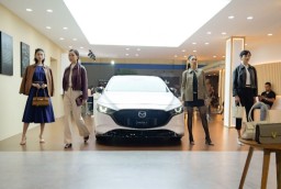 Kolaborasi Mazda, Vone World, dan DEWI Magazine, Hadirkan Talk Show & Fashion Presentation di GIIAS 2025