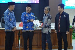 Wabul Jeneponto, Islam Iskandar Bersama Dandim 1425 Jeneponto Letkol Inf abdul Muthalib Tallasa Lepas Penyaluran