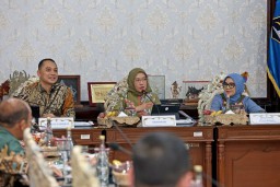 Terima Kunjungan MenPAN-RB, Kota Surabaya Jadi Percontohan Nasional ASN Bekerja di Balai RW