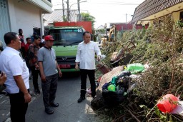 Kerja Bakti Surabaya Bergerak Wajib Daftar, Wali Kota Eri Cahyadi: Maksimal 200 Kampung