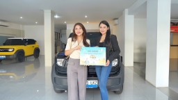 Penyerahan Hadiah Mobil VinFast VF 3Pemenang ‘Ride Green Get Your Dream"