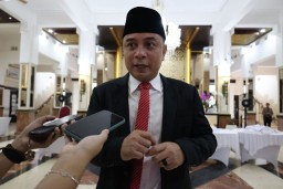 Pemkot Surabaya Siapkan Beasiswa untuk Mahasiswa PTS