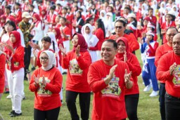Surabaya Perkuat Komitmen Kota Layak Anak, Piagam Penghargaan Diberikan kepada Ratusan Siswa Berprestasi