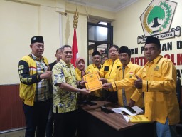 Akmarawita Kadir Mendaftar Jadi Calon Ketua DPD Golkar Surabaya, Didukung Penuh 31 Pimpinan Kecamatan