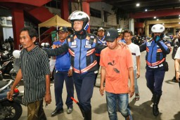 Parkir TJU di Jalan Tunjungan Ditiadakan, Dishub Kota Surabaya Lakukan Sosialisasi dan Penertiban Petugas Parkir Liar